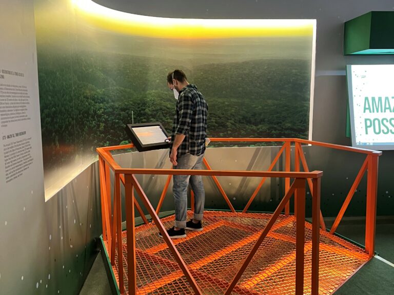 A model of the tall tall tower platform with a panoramic photo of the views provides an immersive experience.